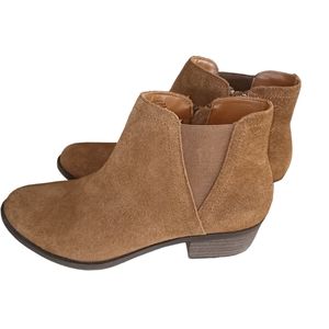 Kenzie suede boots.